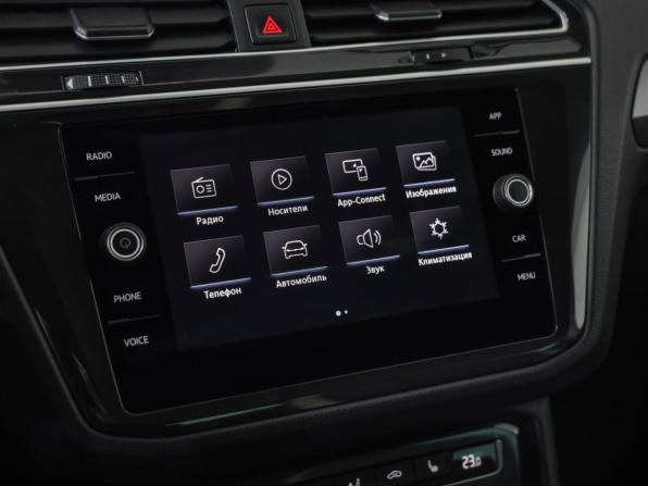 Volkswagen Tiguan II с пробегом 2019 года, цена 2 499 000 рублей, 95672 км, внедорожник, Автокод Объявления