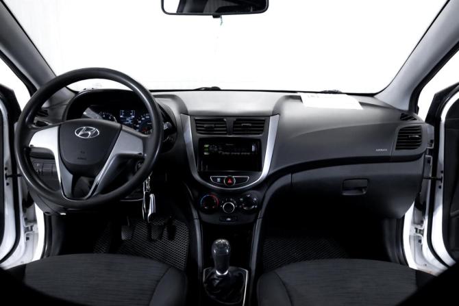 Hyundai Solaris I Рестайлинг с пробегом 2015 года, цена 849 000 рублей, 110446 км, хэтчбек, Автокод Объявления