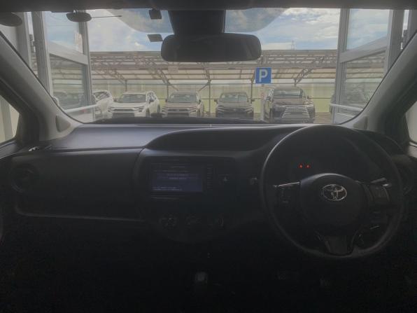 Toyota Vitz III (XP130) Рестайлинг 2 с пробегом 2018 года, цена 940 000 рублей, 93000 км, хэтчбек, Автокод Объявления