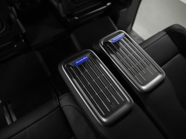 Новый Mercedes-Benz V-Класс III (W447) Рестайлинг 2 2026 года, цена 15 120 000 рублей, минивэн, Автокод Объявления