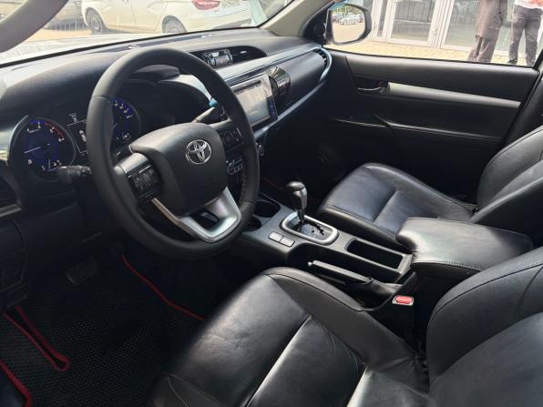 Toyota Hilux VIII с пробегом 2016 года, цена 3 399 900 рублей, 239000 км, пикап, Автокод Объявления