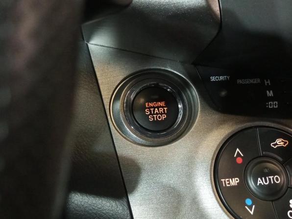Toyota RAV4 III (XA30) Рестайлинг с пробегом 2012 года, цена 1 650 000 рублей, 131811 км, внедорожник, Автокод Объявления