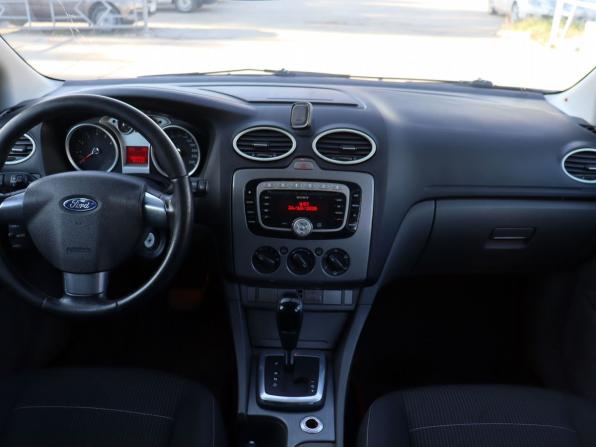 Ford Focus II Рестайлинг с пробегом 2010 года, цена 629 000 рублей, 288851 км, седан, Автокод Объявления