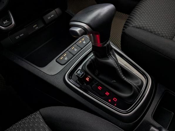Kia Rio IV Рестайлинг с пробегом 2021 года, цена 1 755 000 рублей, 36766 км, хэтчбек, Автокод Объявления