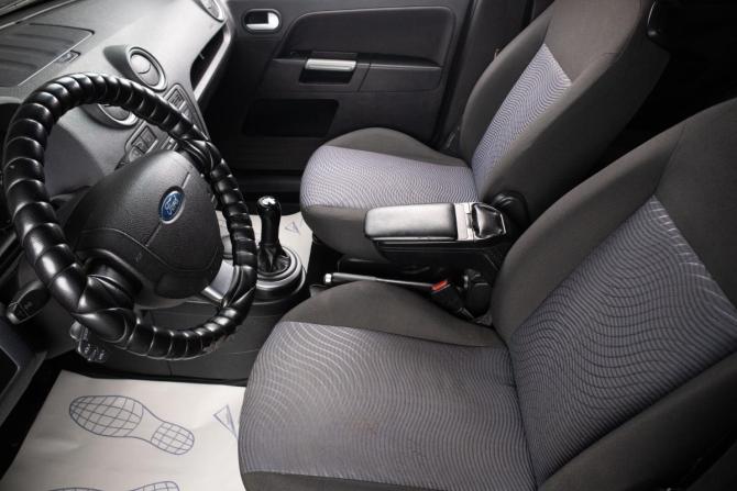 Ford Fusion I Рестайлинг с пробегом 2007 года, цена 379 000 рублей, 344000 км, хэтчбек, Автокод Объявления