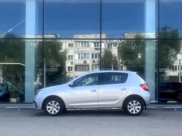 Renault Sandero II Рестайлинг с пробегом 2019 года, цена 1 197 000 рублей, 77000 км, хэтчбек, Автокод Объявления