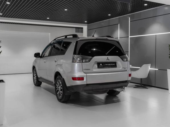 Mitsubishi Outlander II Рестайлинг с пробегом 2011 года, цена 815 000 рублей, 302279 км, внедорожник, Автокод Объявления