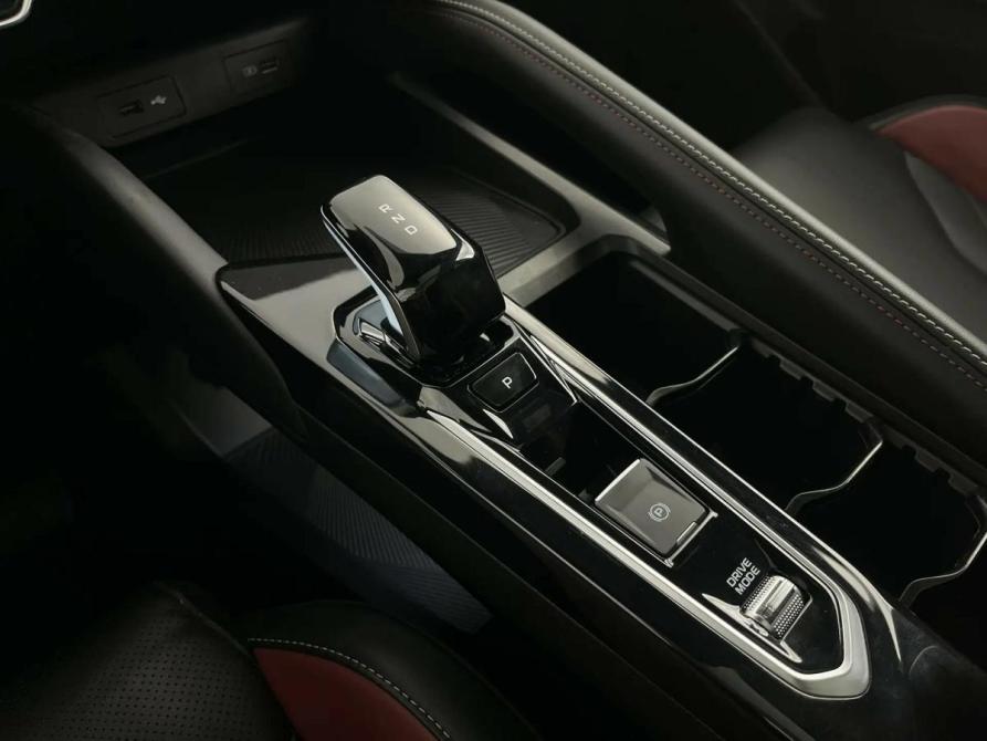 Geely Coolray I Рестайлинг Псков  - изображение 16