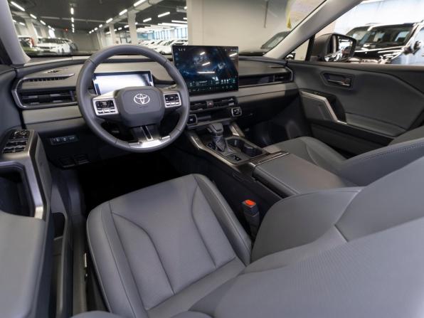 Toyota RAV4 VI (XA60) с пробегом 2026 года, цена 4 500 000 рублей, 5 км, внедорожник, Автокод Объявления