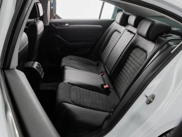 Volkswagen Passat B8 Рестайлинг с пробегом 2022 года, цена 3 200 000 рублей, 1225 км, седан, Автокод Объявления