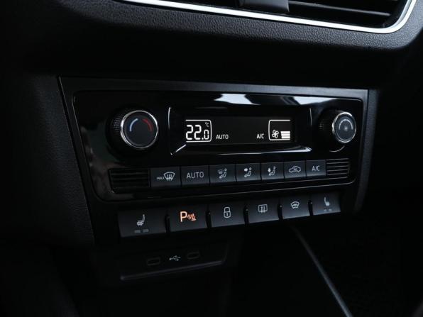 Volkswagen Polo VI с пробегом 2022 года, цена 1 587 030 рублей, 149735 км, лифтбек, Автокод Объявления