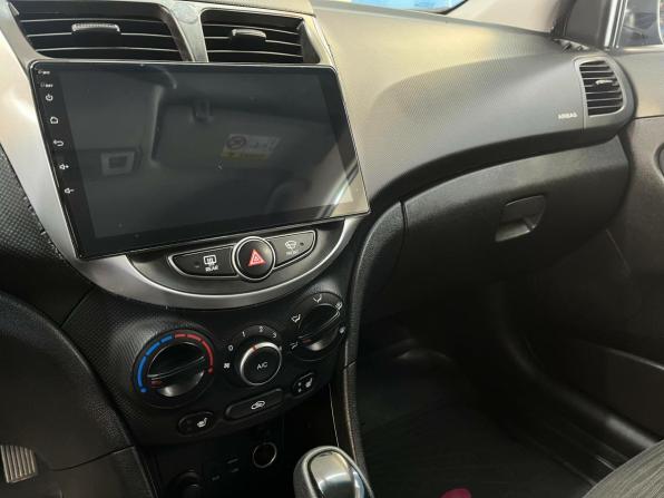 Hyundai Solaris I Рестайлинг с пробегом 2015 года, цена 1 075 423 рубля, 157000 км, седан, Автокод Объявления