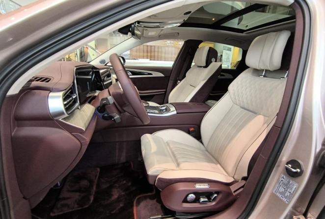 Новый Hongqi H9 I 2024 года, цена 5 880 000 рублей, седан, Автокод Объявления