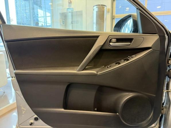 Mazda 3 II (BL) Рестайлинг с пробегом 2012 года, цена 999 000 рублей, 144957 км, хэтчбек, Автокод Объявления