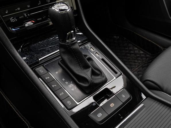 Skoda Superb III Рестайлинг с пробегом 2025 года, цена 3 200 000 рублей, 33 км, лифтбек, Автокод Объявления