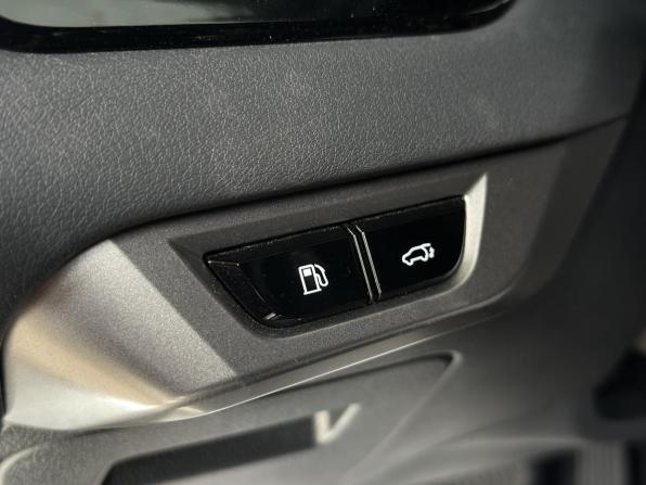 Lexus RX V с пробегом 2023 года, цена 8 930 000 рублей, 3355 км, внедорожник, Автокод Объявления