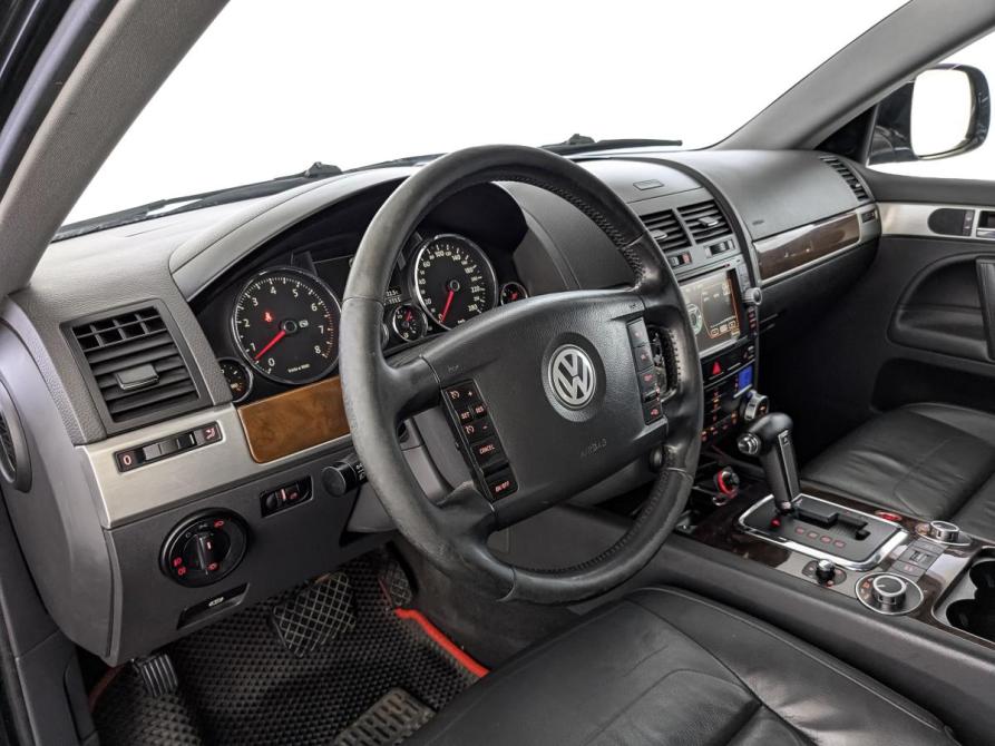 Volkswagen Touareg I Рестайлинг Москва  - изображение 15