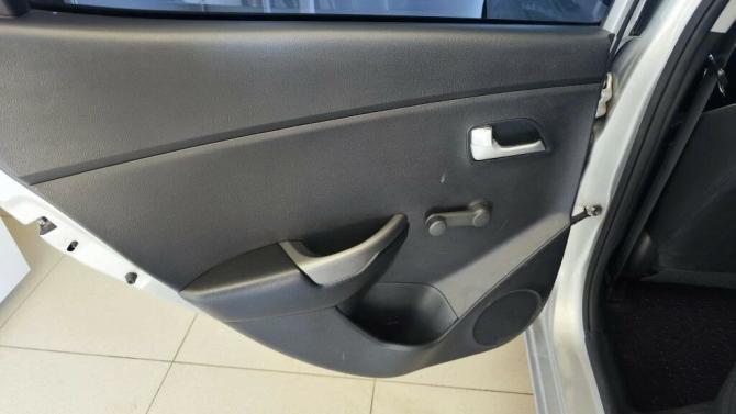 Kia Rio III Рестайлинг с пробегом 2017 года, цена 995 000 рублей, 125500 км, хэтчбек, Автокод Объявления