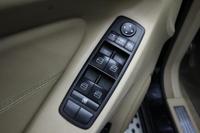 Mercedes-Benz M-Класс II (W164) Рестайлинг с пробегом 2010 года, цена 1 950 000 рублей, 234000 км, внедорожник, Автокод Объявления