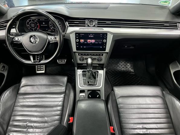 Volkswagen Passat B8 с пробегом 2018 года, цена 2 730 000 рублей, 278760 км, универсал, Автокод Объявления