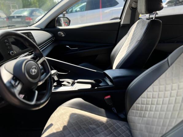 Hyundai Elantra VII (CN7) с пробегом 2021 года, цена 2 350 000 рублей, 21950 км, седан, Автокод Объявления