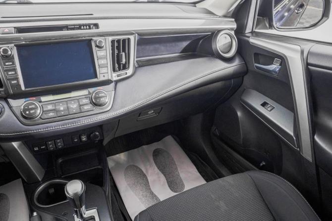 Toyota RAV4 IV (XA40) Рестайлинг с пробегом 2017 года, цена 2 699 000 рублей, 220000 км, внедорожник, Автокод Объявления
