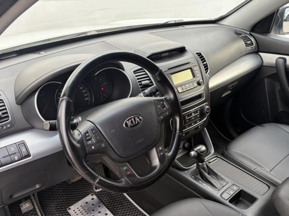 Kia Sorento II Рестайлинг с пробегом 2013 года, цена 1 430 000 рублей, 241100 км, внедорожник, Автокод Объявления