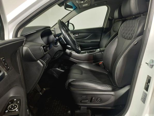Hyundai Santa Fe IV Рестайлинг с пробегом 2023 года, цена 3 780 000 рублей, 73001 км, внедорожник, Автокод Объявления