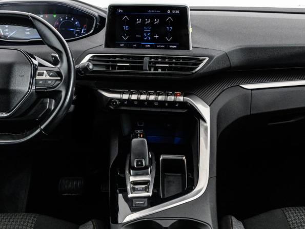 Peugeot 3008 II с пробегом 2017 года, цена 1 599 000 рублей, 112806 км, внедорожник, Автокод Объявления