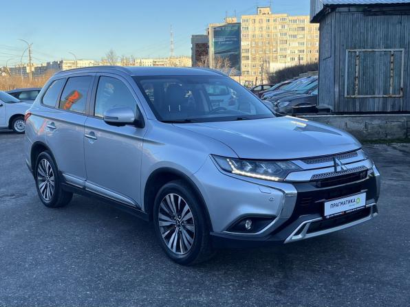 Mitsubishi Outlander III Рестайлинг 3 с пробегом 2021 года, цена 2 849 000 рублей, 88000 км, внедорожник, Автокод Объявления