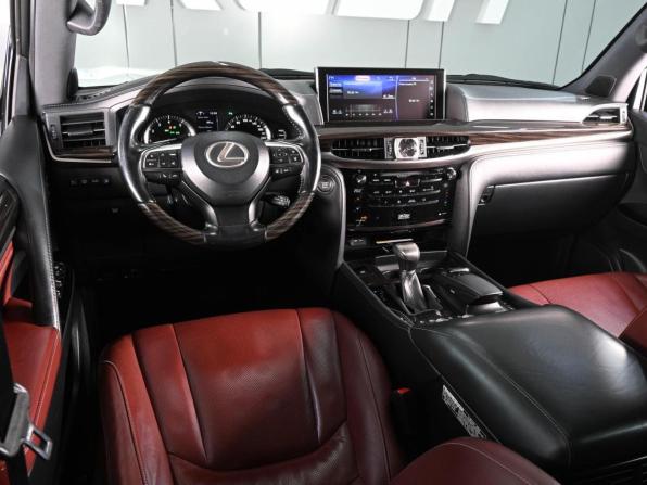 Lexus LX III Рестайлинг 2 с пробегом 2018 года, цена 9 799 000 рублей, 62769 км, внедорожник, Автокод Объявления