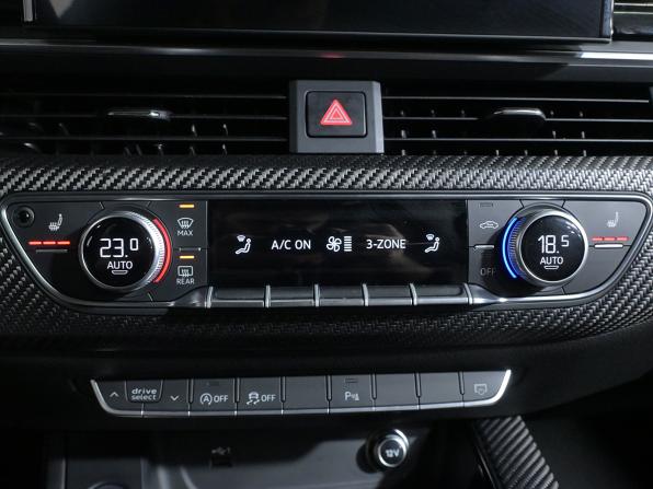 Audi A4 V (B9) Рестайлинг с пробегом 2019 года, цена 3 690 000 рублей, 121604 км, универсал, Автокод Объявления