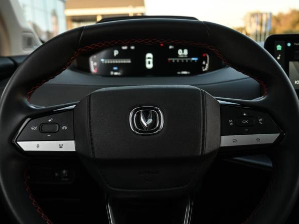Changan UNI-S I с пробегом 2024 года, цена 2 199 000 рублей, 27896 км, внедорожник, Автокод Объявления