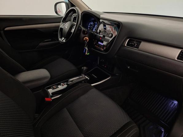 Mitsubishi Outlander III Рестайлинг 3 с пробегом 2018 года, цена 1 799 000 рублей, 158208 км, внедорожник, Автокод Объявления