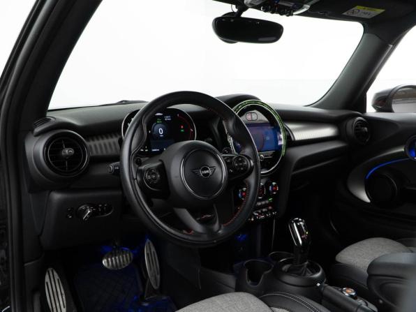 Mini Hatch III (F55/F56) Рестайлинг с пробегом 2020 года, цена 3 297 444 рубля, 74460 км, хэтчбек, Автокод Объявления