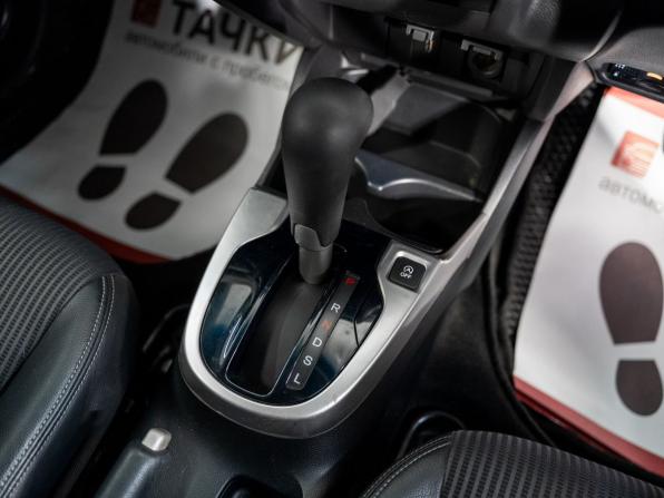 Honda Fit III Рестайлинг с пробегом 2018 года, цена 1 200 000 рублей, 100851 км, хэтчбек, Автокод Объявления