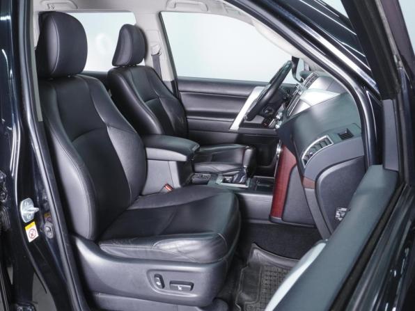 Toyota Land Cruiser Prado 150 Series Рестайлинг 1 с пробегом 2013 года, цена 3 695 000 рублей, 229941 км, внедорожник, Автокод Объявления
