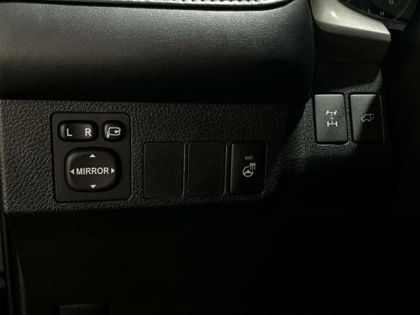 Toyota RAV4 IV (XA40) Рестайлинг с пробегом 2017 года, цена 2 350 000 рублей, 152863 км, внедорожник, Автокод Объявления