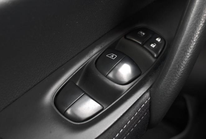 Nissan Qashqai II с пробегом 2017 года, цена 1 310 000 рублей, 157655 км, внедорожник, Автокод Объявления