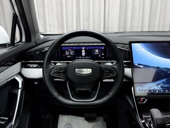 Geely Atlas II с пробегом 2024 года, цена 2 979 000 рублей, 28103 км, внедорожник, Автокод Объявления