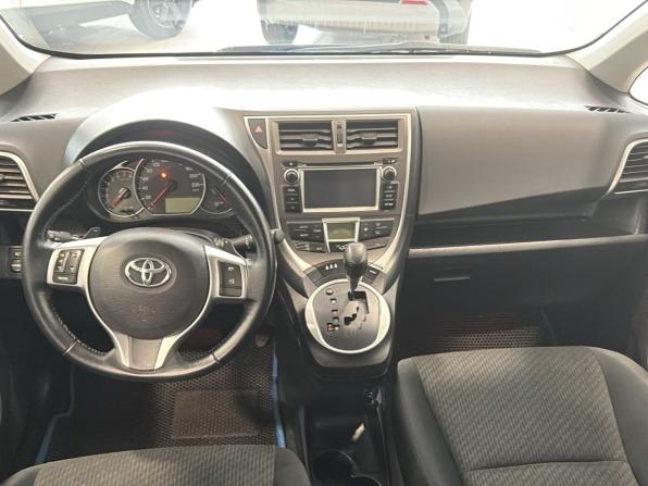 Toyota Verso-S с пробегом 2012 года, цена 1 620 000 рублей, 21250 км, хэтчбек, Автокод Объявления