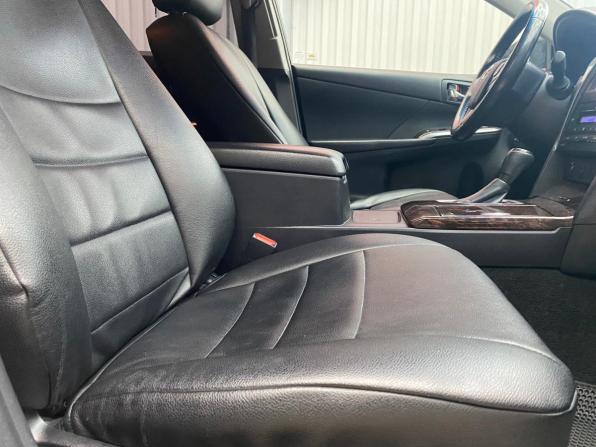 Toyota Camry VII (XV50) Рестайлинг 2 с пробегом 2018 года, цена 2 350 000 рублей, 157863 км, седан, Автокод Объявления
