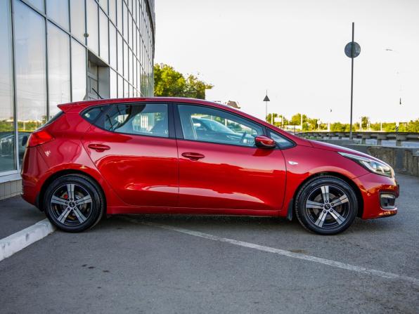 Kia Ceed II Рестайлинг с пробегом 2015 года, цена 1 368 000 рублей, 74214 км, хэтчбек, Автокод Объявления