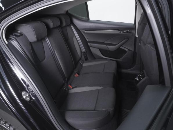 Skoda Octavia IV (A8) с пробегом 2021 года, цена 2 339 000 рублей, 92837 км, лифтбек, Автокод Объявления
