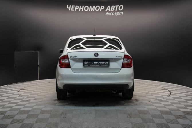 Skoda Rapid I Рестайлинг с пробегом 2018 года, цена 1 454 000 рублей, 98000 км, лифтбек, Автокод Объявления
