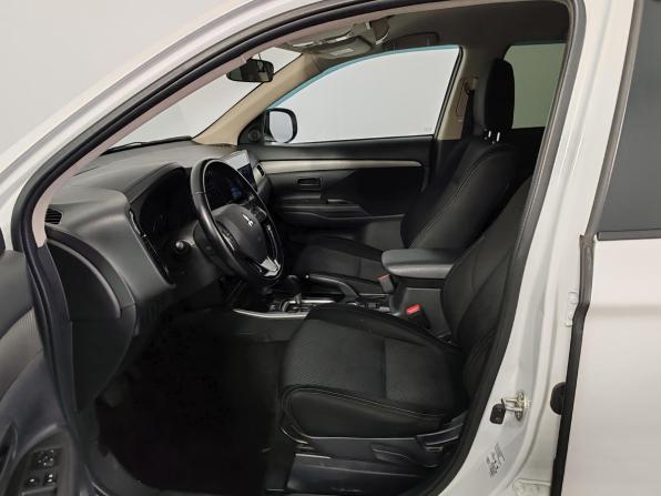 Mitsubishi Outlander III Рестайлинг 2 с пробегом 2017 года, цена 1 929 000 рублей, 154087 км, внедорожник, Автокод Объявления