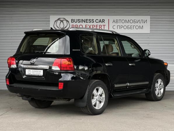 Toyota Land Cruiser 200 Series Рестайлинг 1 с пробегом 2014 года, цена 4 299 000 рублей, 214452 км, внедорожник, Автокод Объявления