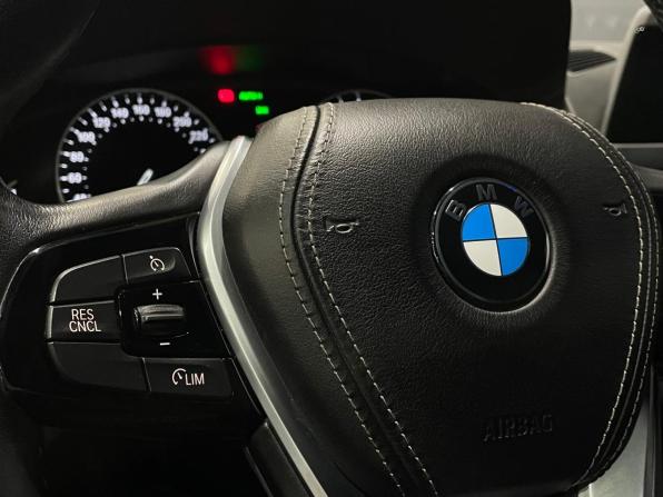 BMW 5 серии VII (G30/G31/G38) с пробегом 2017 года, цена 2 850 000 рублей, 48130 км, седан, Автокод Объявления
