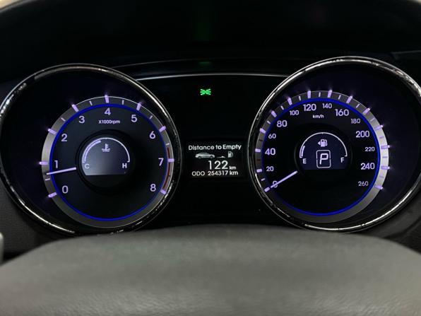 Hyundai Sonata VI (YF) с пробегом 2010 года, цена 929 000 рублей, 254317 км, седан, Автокод Объявления