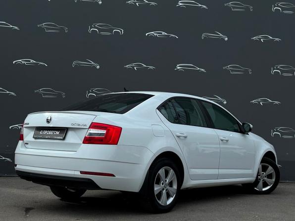 Skoda Octavia III (A7) Рестайлинг с пробегом 2017 года, цена 1 391 400 рублей, 189891 км, лифтбек, Автокод Объявления